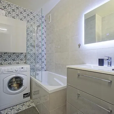 Apartment Cosy Apt With Balcony In Paris 15Th Paris